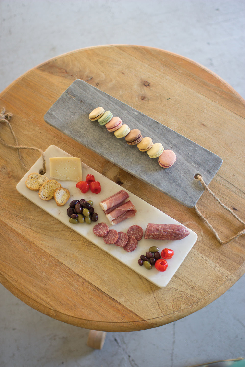 Kalalou Lighting NART1046  Long Cutting Board W/Rope Handle Home Decor Bronze / Dark