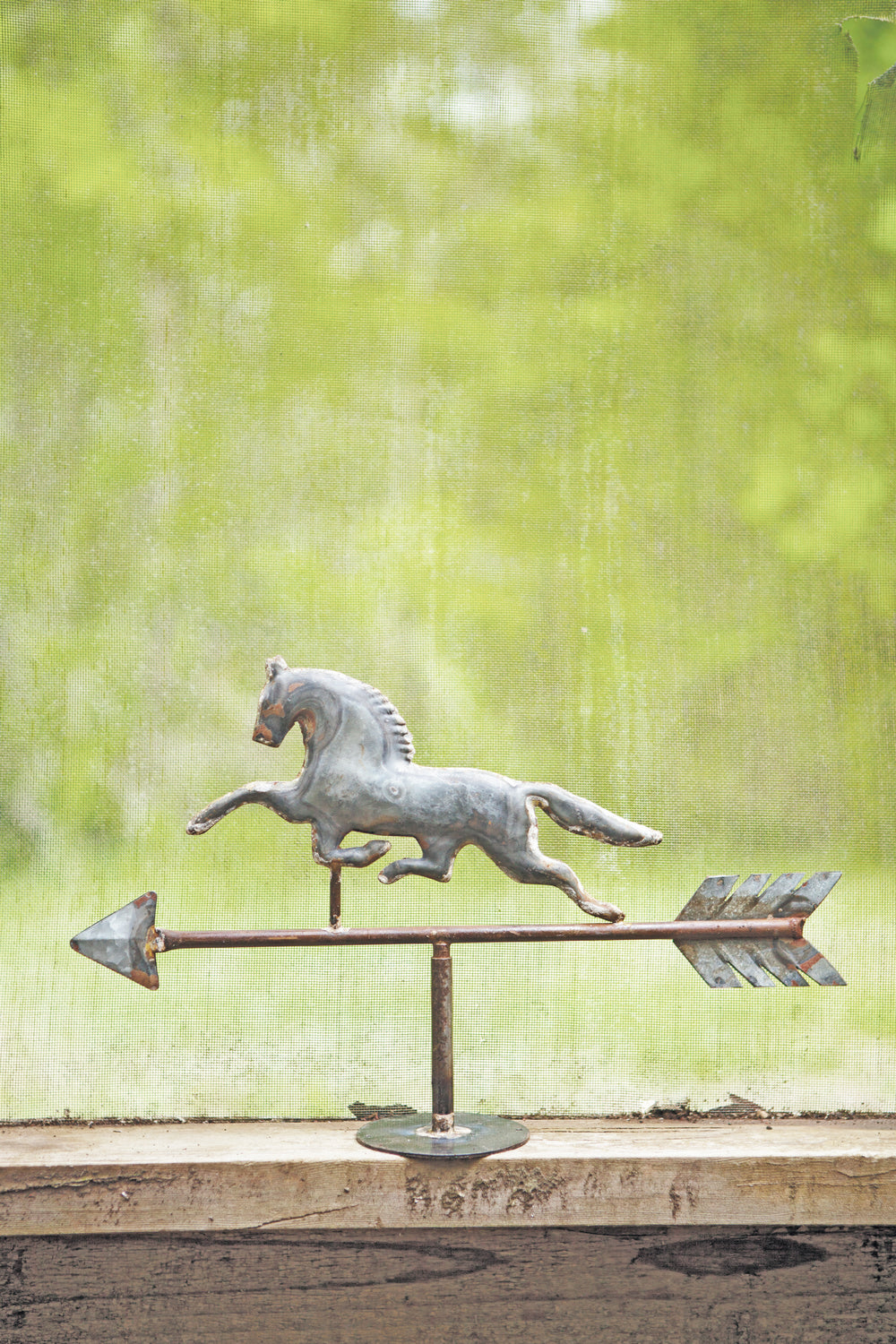 Kalalou Lighting NZK1000  Table Top Horse Weathervane Home Decor Bronze / Dark