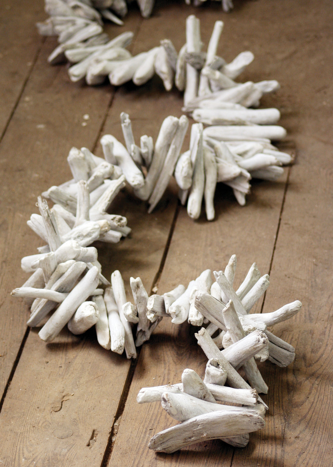 Kalalou Lighting PFR1221  White-Washed Garland Home Decor White