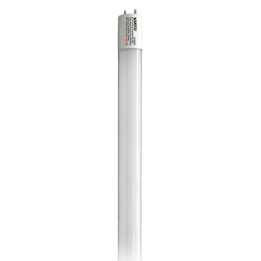 Satco Lighting S39902   Light Bulb Gloss White