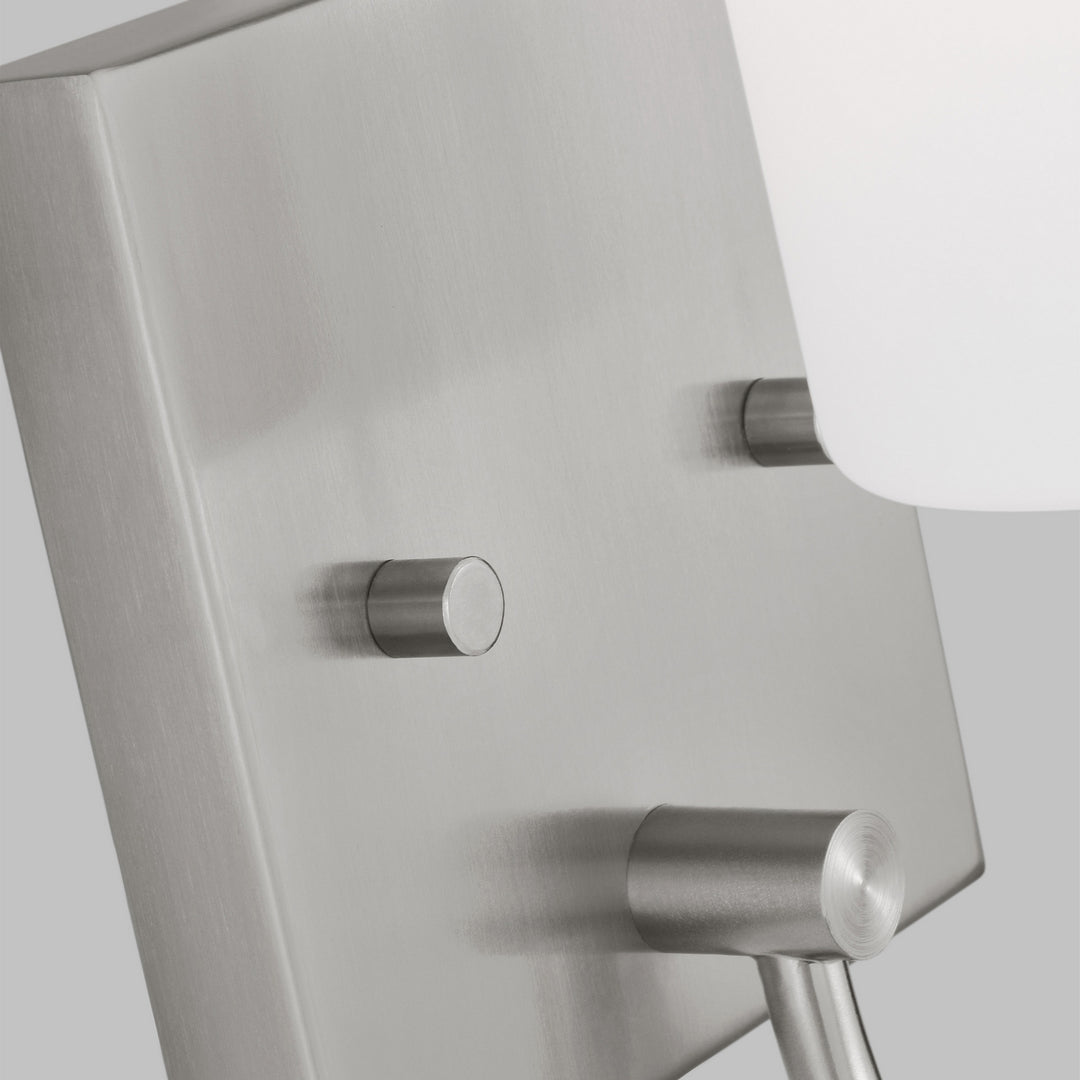 Visual Comfort Studio Oak Moore 4157101-962 Wall Light - Brushed Nickel