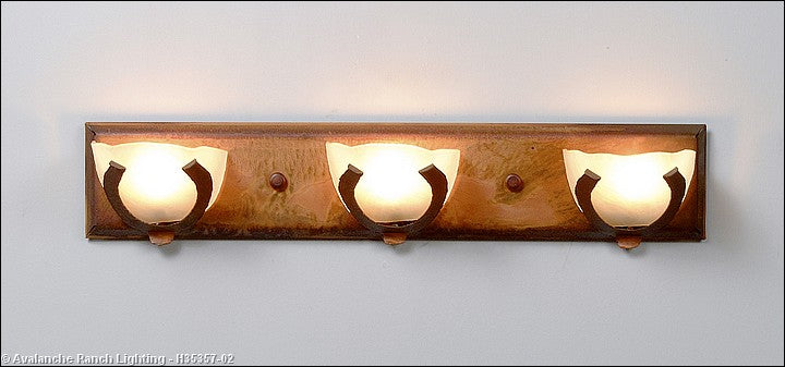 Avalanche Ranch Halogen-Horseshoe H35357-02 Bath Vanity Light 24 in. wide - Rust Patina
