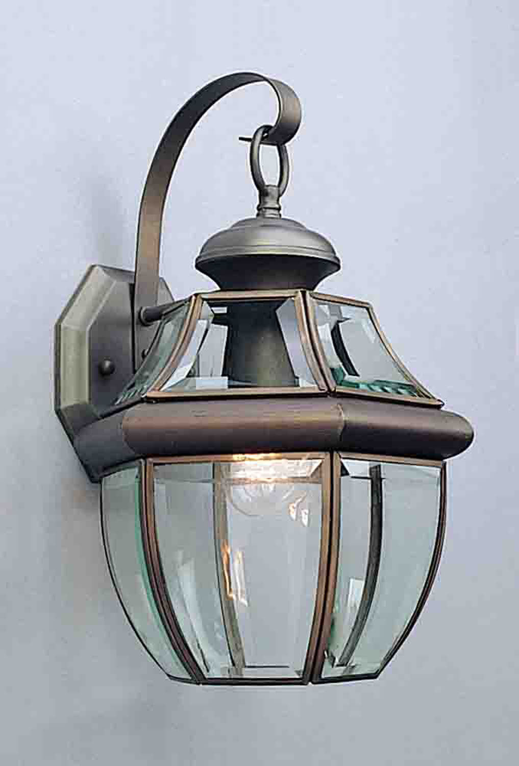 Volume Lighting V9282-79 Outdoor Antique Bronze Outdoor Antique Bronze