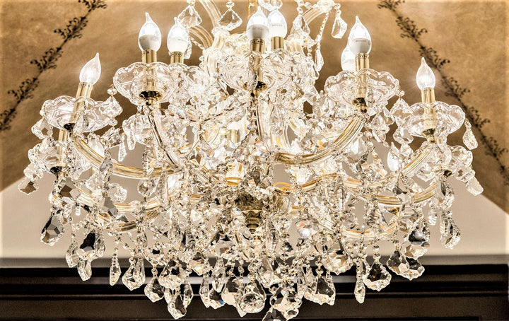 Worldwide Maria Theresa W83005G30 Chandelier Light - Polished Gold
