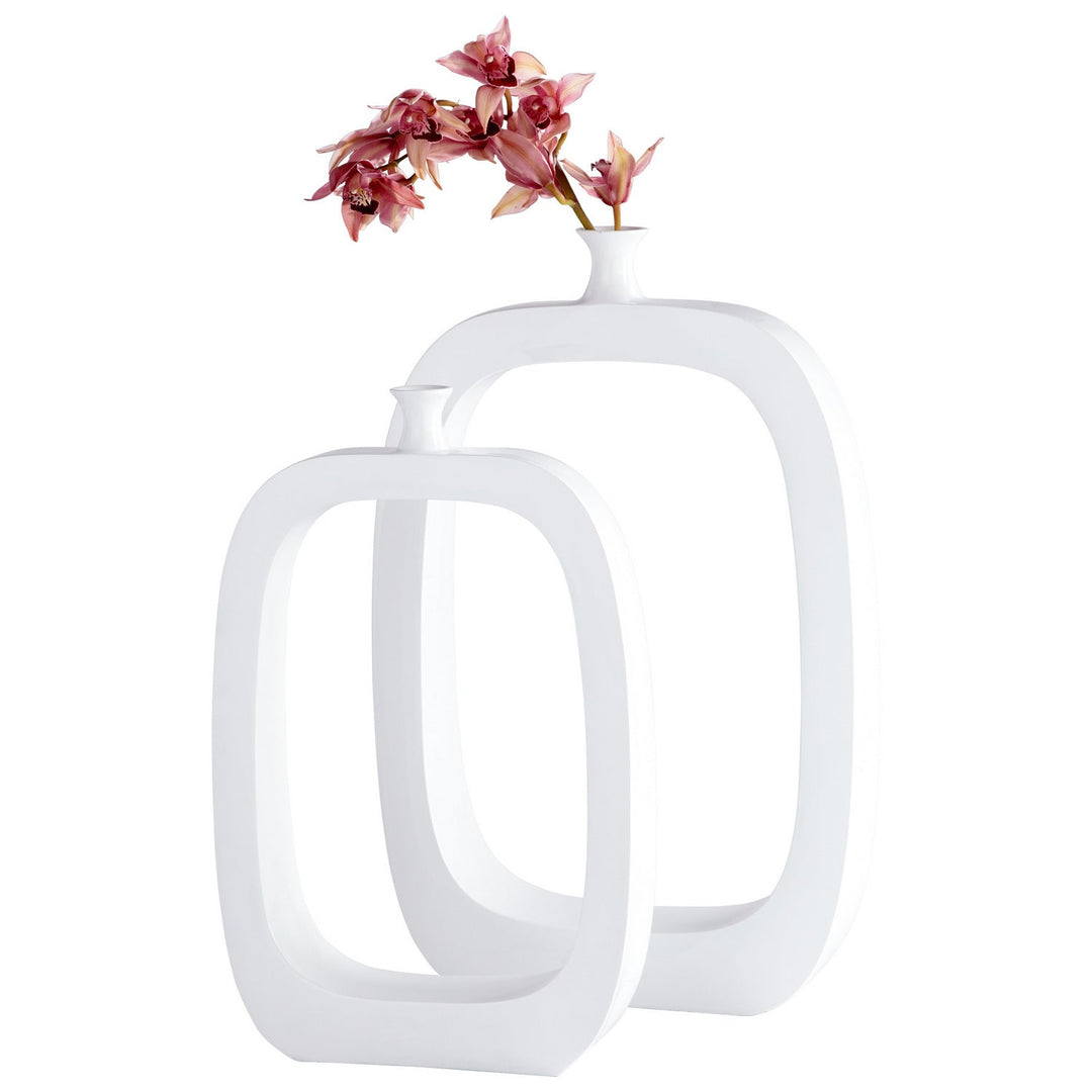 Cyan 05986 Vases & Planters - White