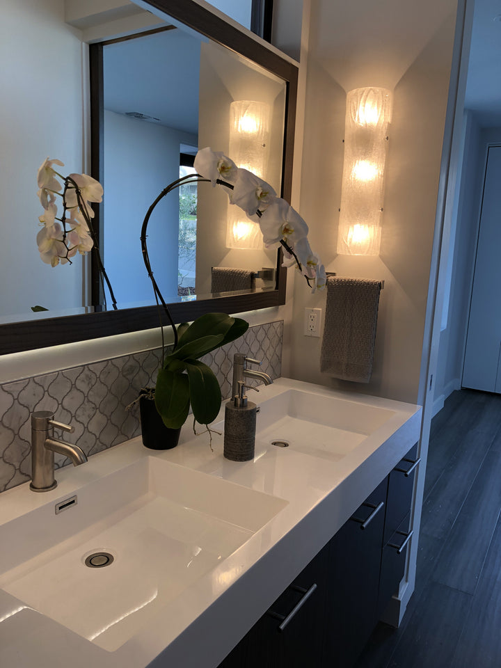 Varaluz Brilliance AC1105 Wall Sconce Light - Chrome