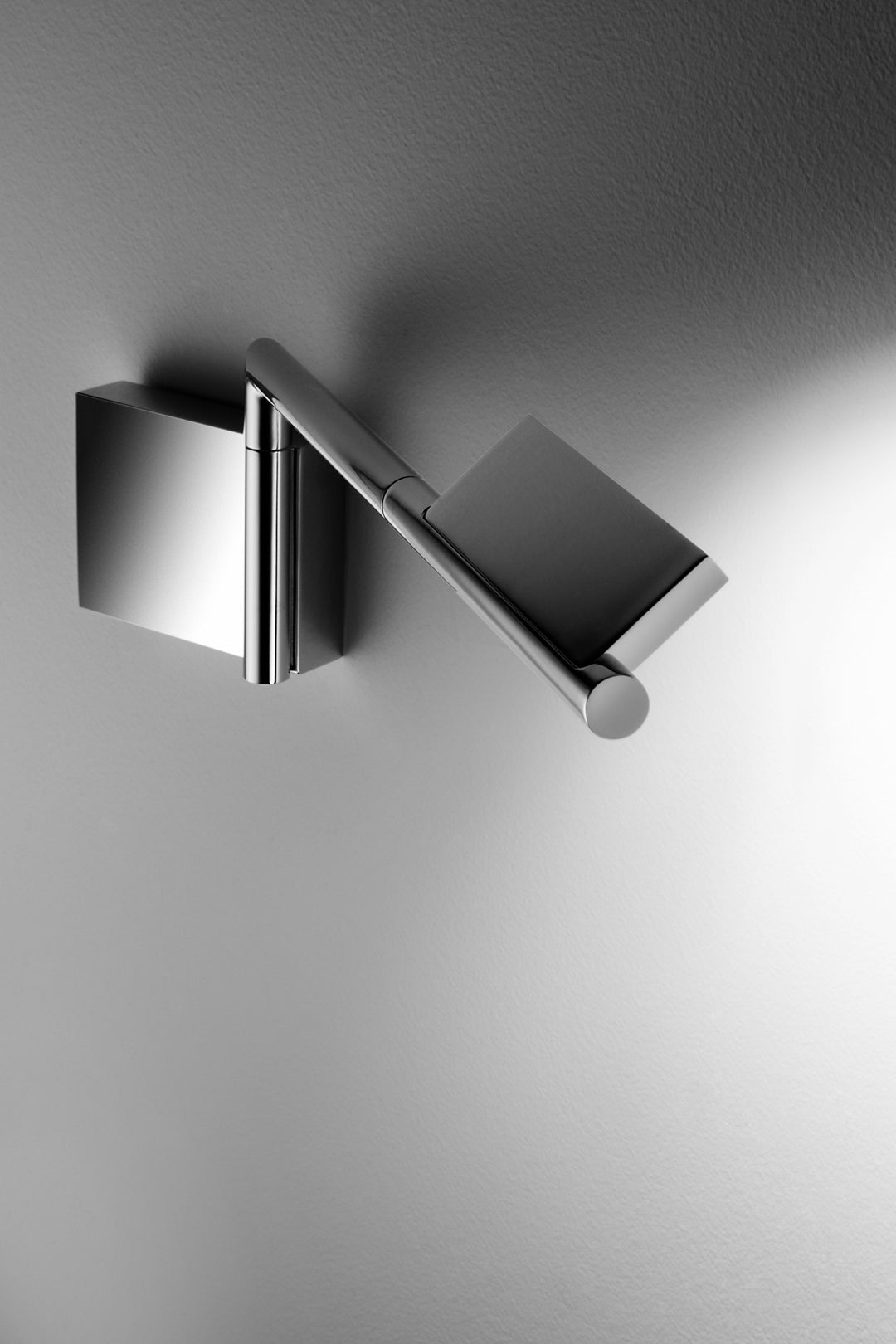 Estiluz Kant A-3260R-22 Wall Sconce Light - Chrome