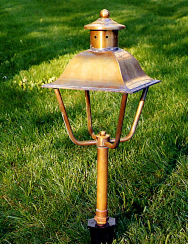 Genie House Lighting 89506AB Sentinal One Light Path Light Landscape Light Brass - Antique