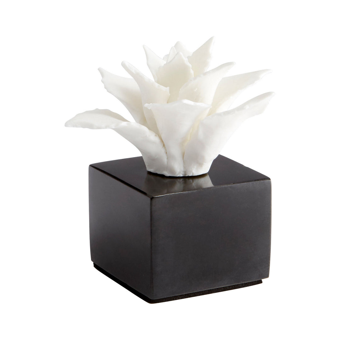 Cyan 10283 Sculptures (Various) - White