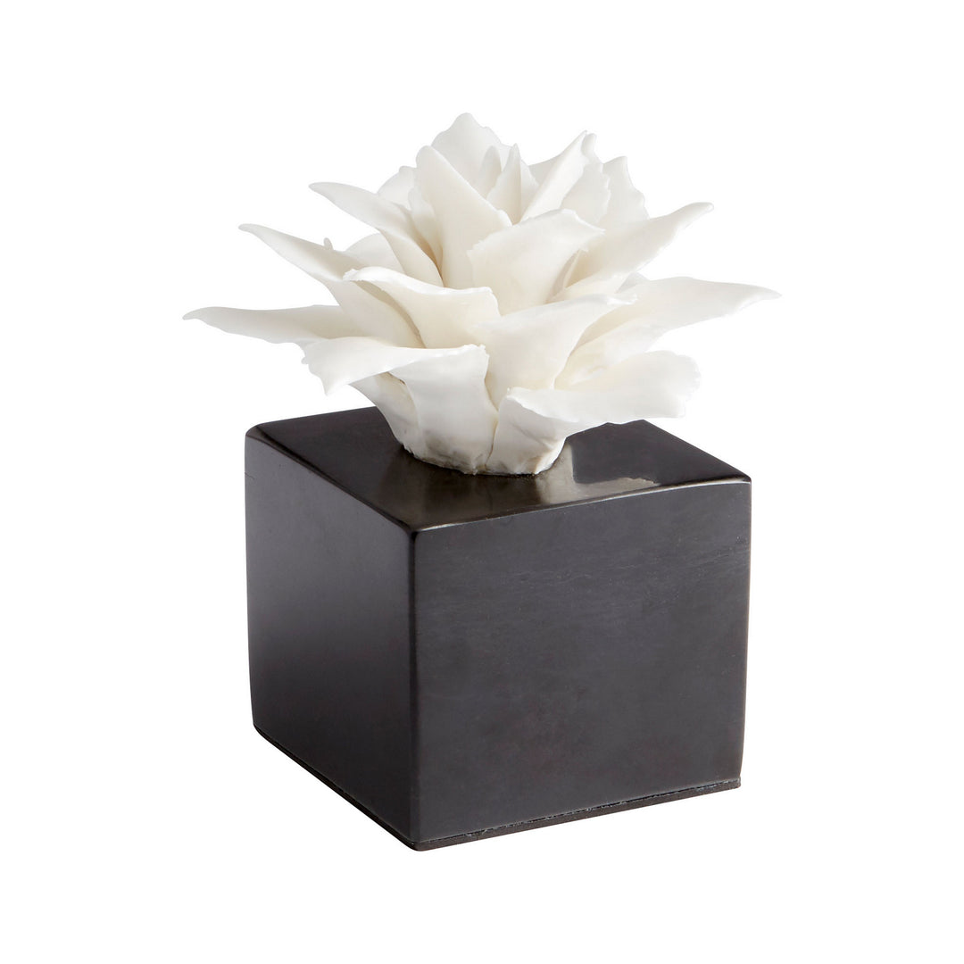 Cyan 10285 Sculptures (Various) - White