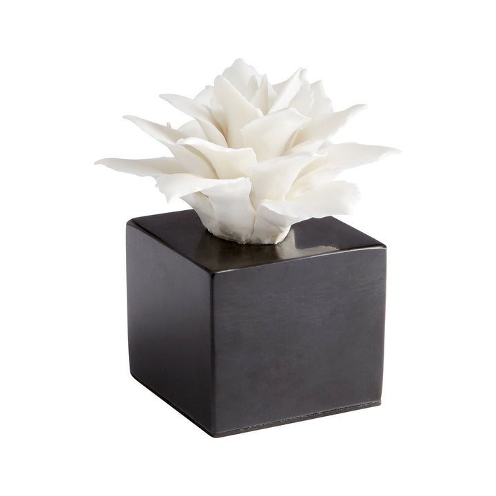Cyan 10285 Sculptures (Various) - White