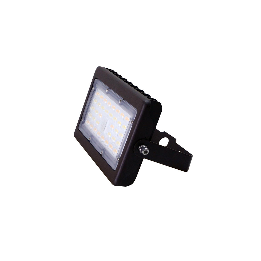 Maxlite Lighting 104211  Maxlite Slim Led Flood Light 29W 120-277V Wide 3000K Bronze Yoke Mount Led Flood Light