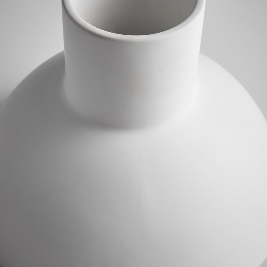 Cyan 10826 Vases & Planters - White