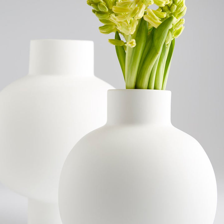Cyan 10916 Vases & Planters - White