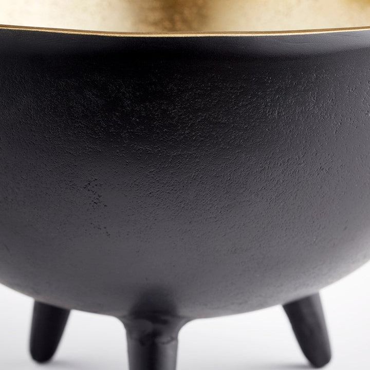 Cyan 10636 Bowls & Plates - Matt Black And Gold