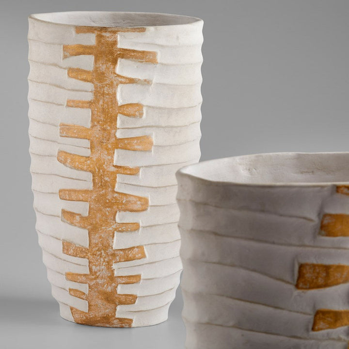 Cyan 10672 Vases & Planters - White And Gold