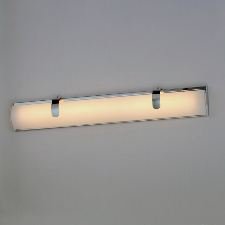 ET2 by Maxim Clutch E25135-92PC Bath Vanity Light 30 in. wide - Polished Chrome